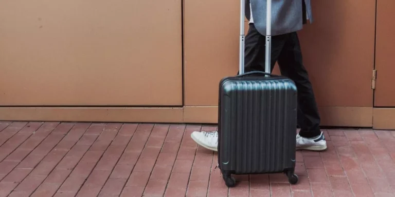 How Do You Pick the Perfect Luggage for Stress-Free Travel?